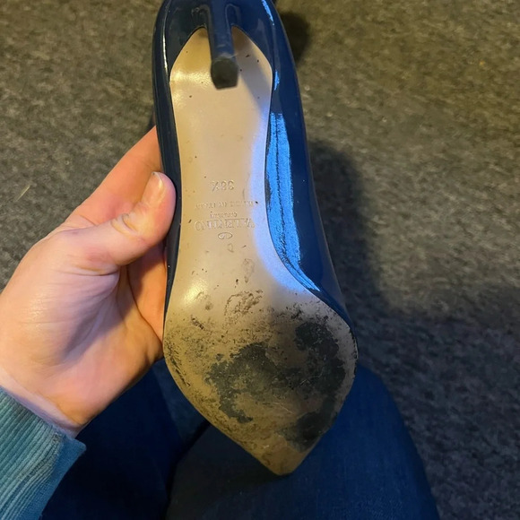 Valentino Blue Stud Heels, size 38.5 - Picture 4 of 15